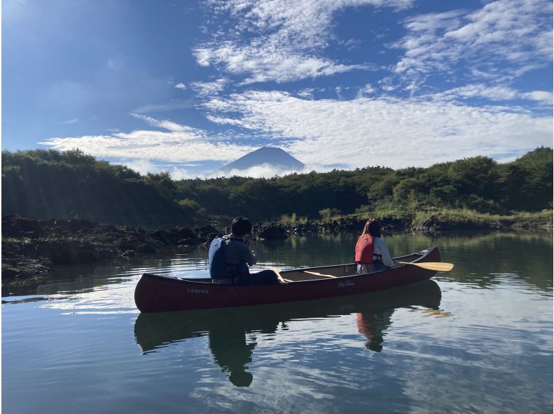 【山梨・精進湖】オータムセール実施中！早朝の湖上から精進湖の大自然と富士山を満喫！紅葉シーズン！カナディアンカヌー体験！写真データ無料